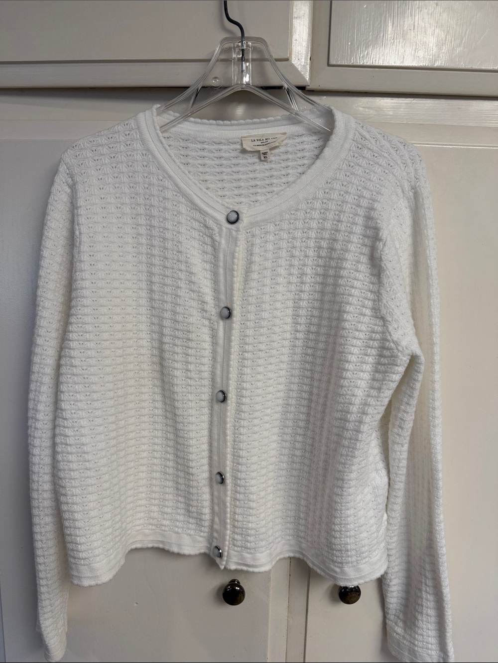 La Vie En Rose White Textured Button-Front Cardigan